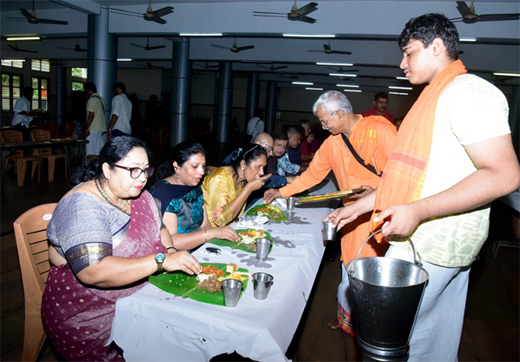 Christian delegation visits Sanghaniketan Ganeshotsav
